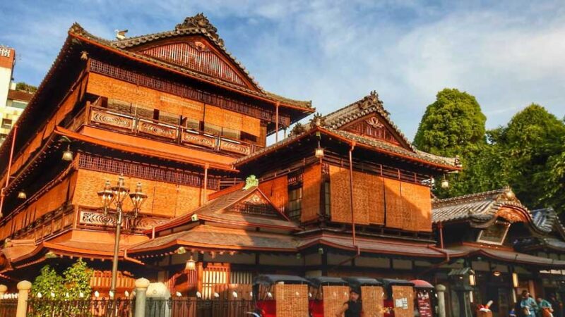 【スタジオジブリ】千と千尋の神隠し-道後温泉本館(愛媛県)