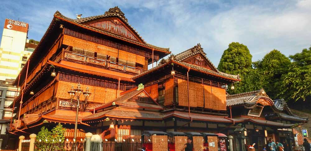 【スタジオジブリ】千と千尋の神隠し-道後温泉本館(愛媛県)